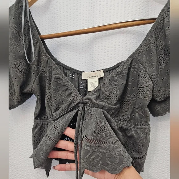 Elegant Black Eyelet Top By Urban Romantics Size S - Picture 3 of 4